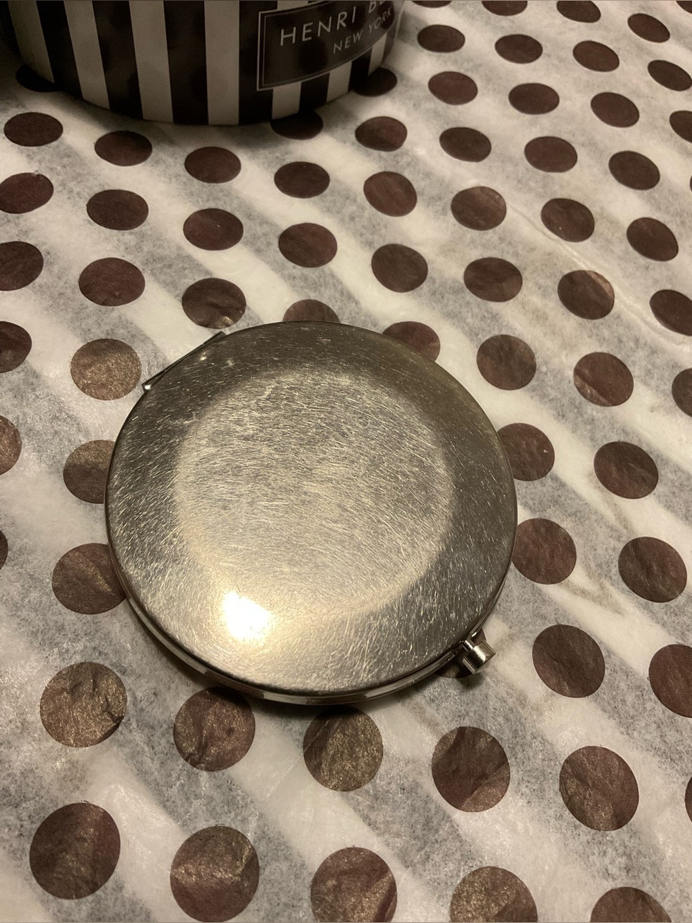 Well Loved Henri Bendel Compact Mirror - PLEASE READ - Picture 7 of 12